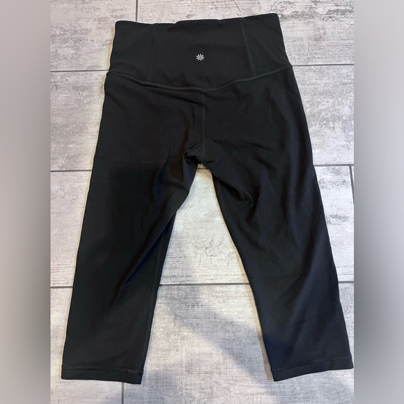 Women’s Athleta Black Leggings Crop - Picture 2 of 4